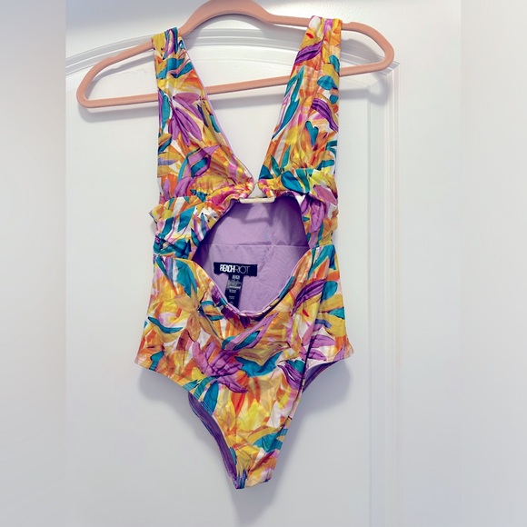 SOLD✨NWOT BEACH RIOT ONE PIECE SWIMSUIT - Picture 5 of 9